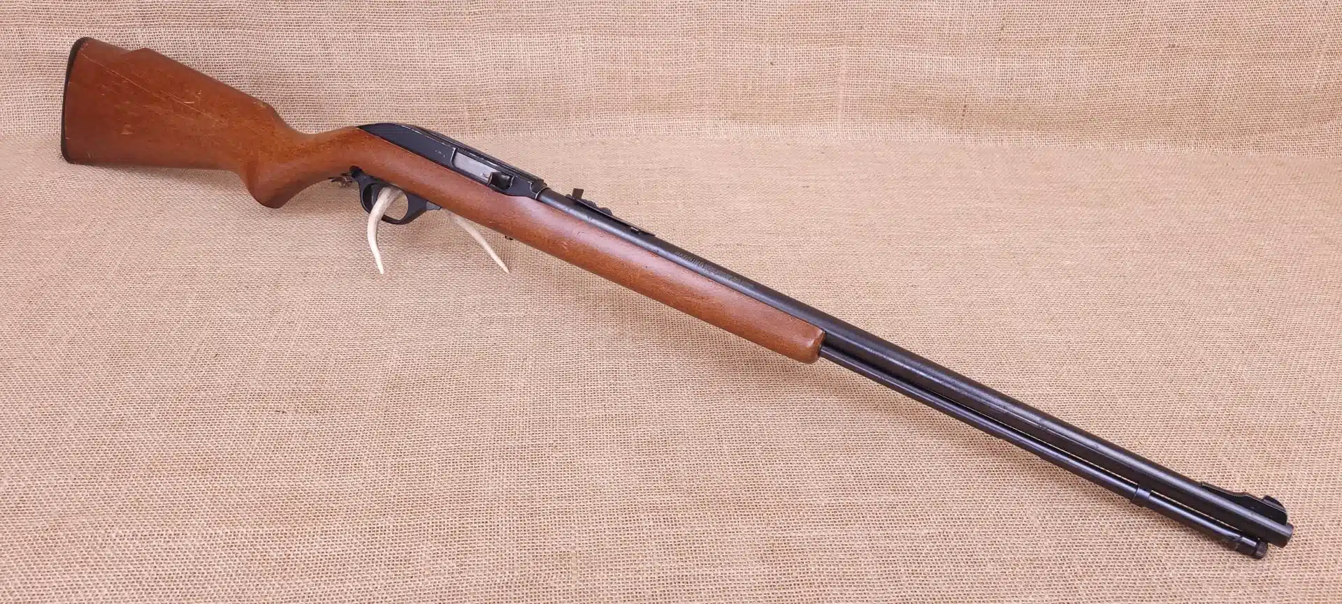 Marlin Model 60 Semi-Automatic Rifle .22 L.R. 22" | MFD 1985 | Old Arms ...